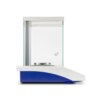 Entry level analytical balance with compact housing and internal adjustment